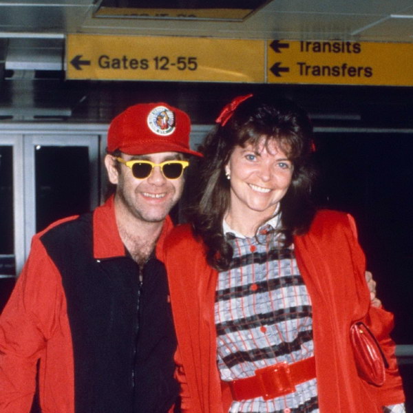 Элтон джон жена. Элтон джон. Элтон джон жена. Жена элтона джона. Элтон джон жена.